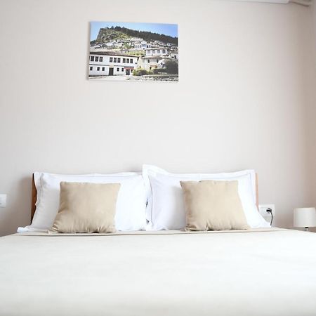 Guesthouse Leo Berat Extérieur photo