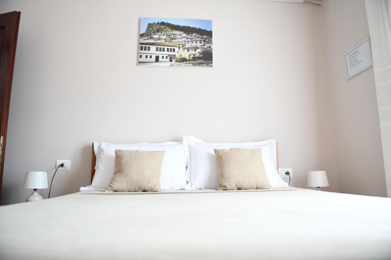 Guesthouse Leo Berat Extérieur photo