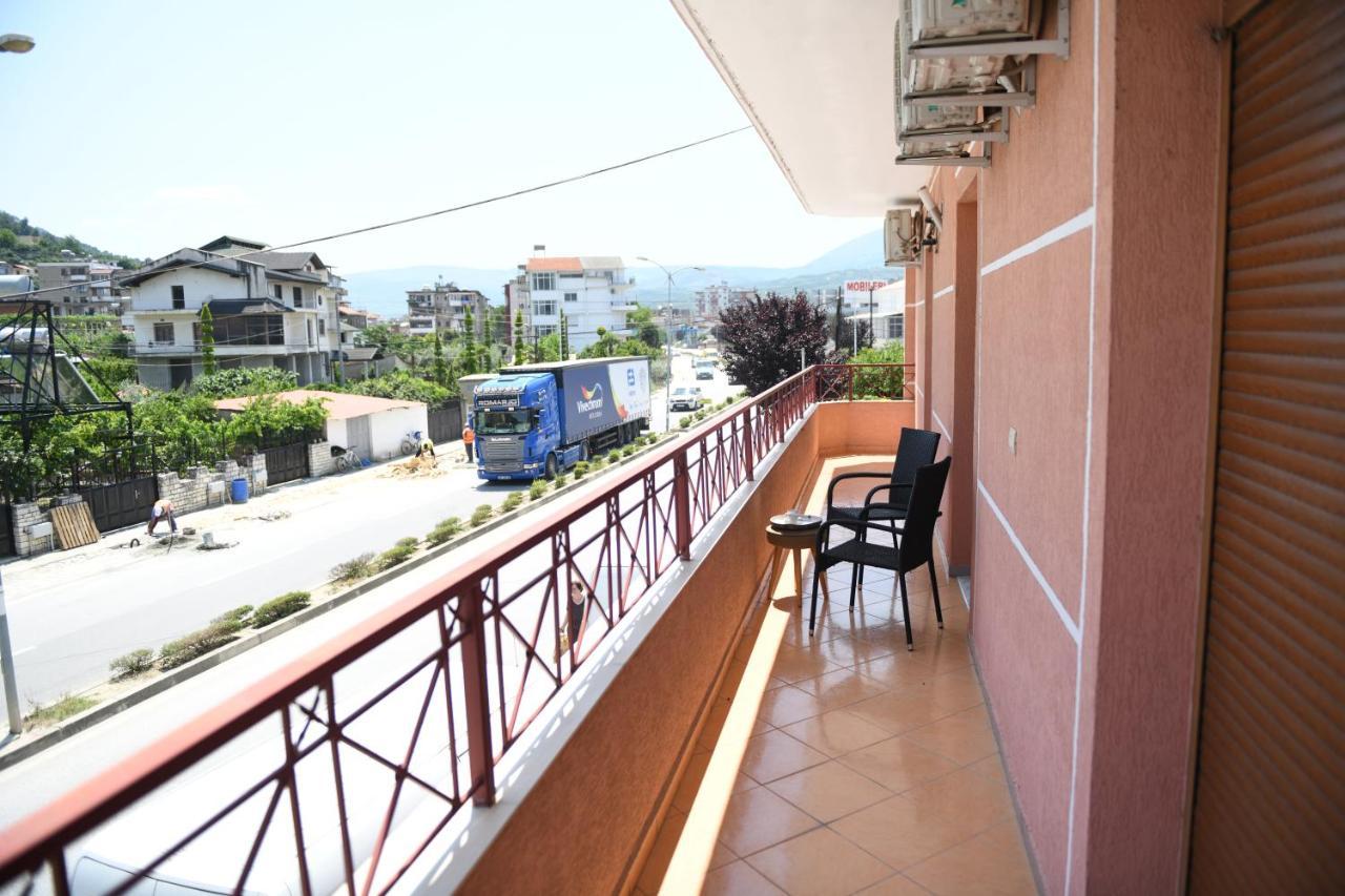 Guesthouse Leo Berat Extérieur photo