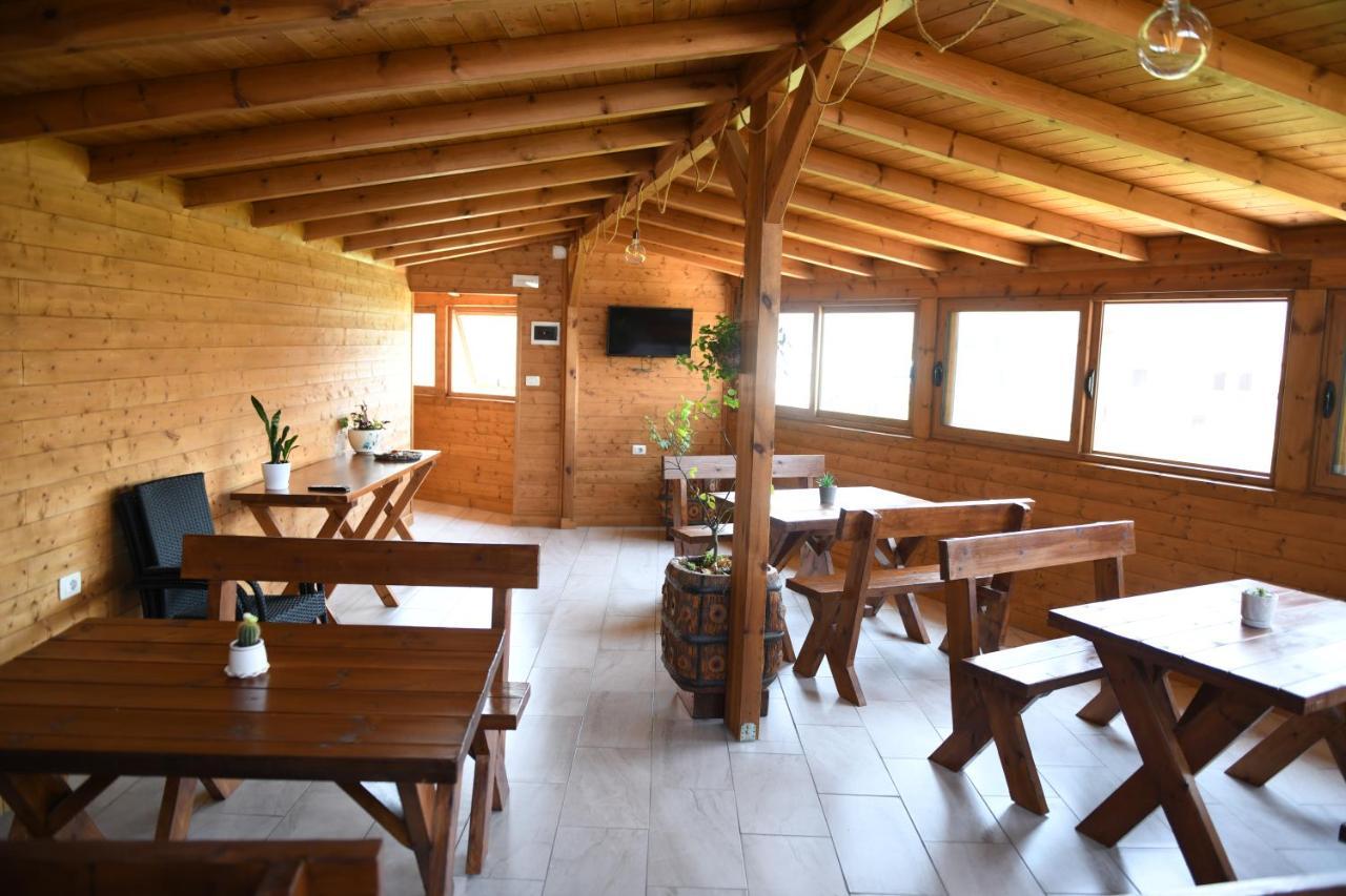 Guesthouse Leo Berat Extérieur photo