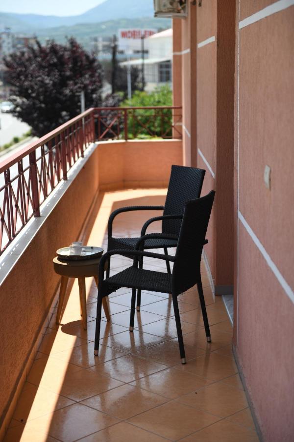 Guesthouse Leo Berat Extérieur photo