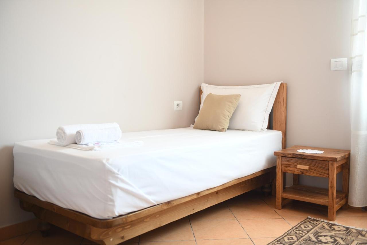 Guesthouse Leo Berat Extérieur photo